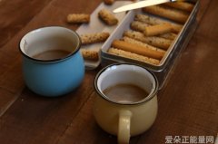 一夜入冬的经典语录我穿上了我最爱的那件大衣